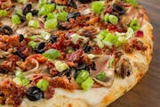 Sizzlin' Bacon Classic Pizza - Small (10 Inch - 10 Slices) from Mountain Mike's Pizza - Alum Rock Ave in San Jose, CA