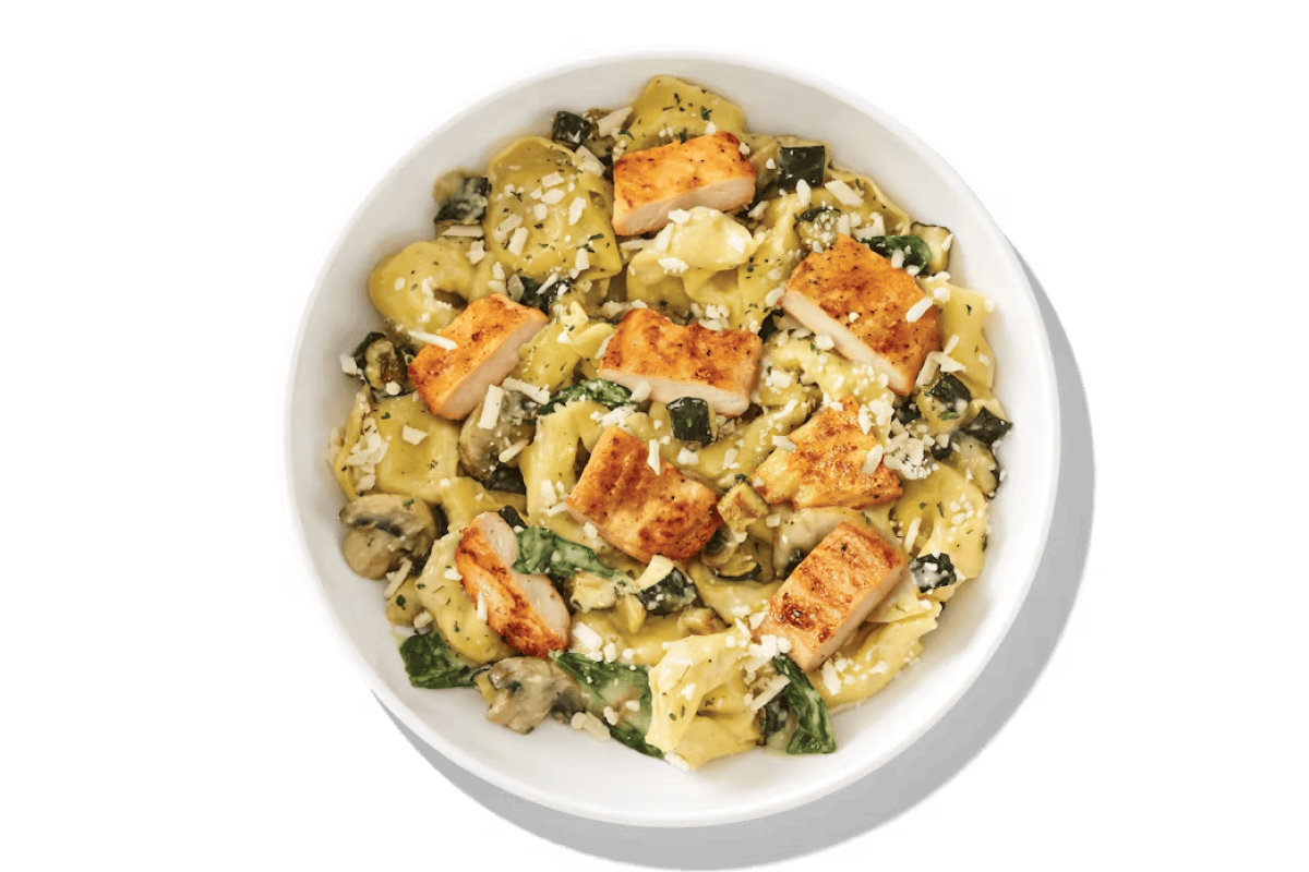Roasted Garlic Cream&nbsp;Tortelloni&nbsp;with Chicken&nbsp;- 45 grams of protein, 530 calories   from Noodles & Company - Ames in Ames, IA