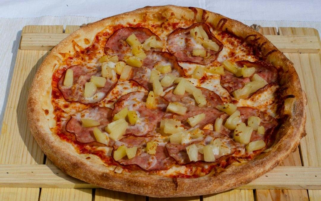 Hawaiian Pizza from New York Pizza in Palo Alto, CA