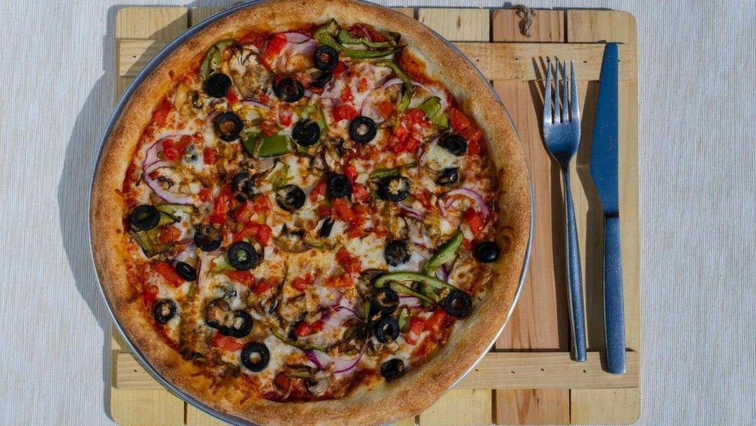 Veggie Pizza from New York Pizza in Palo Alto, CA