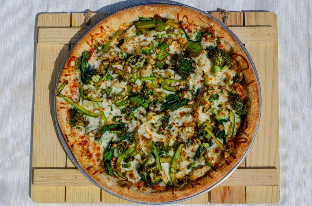 All Green Pizza from New York Pizza in Palo Alto, CA