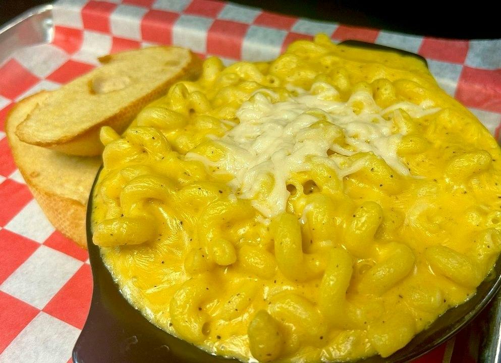 Vegan Mac and Cheese from Ollie's in Fitchburg, WI