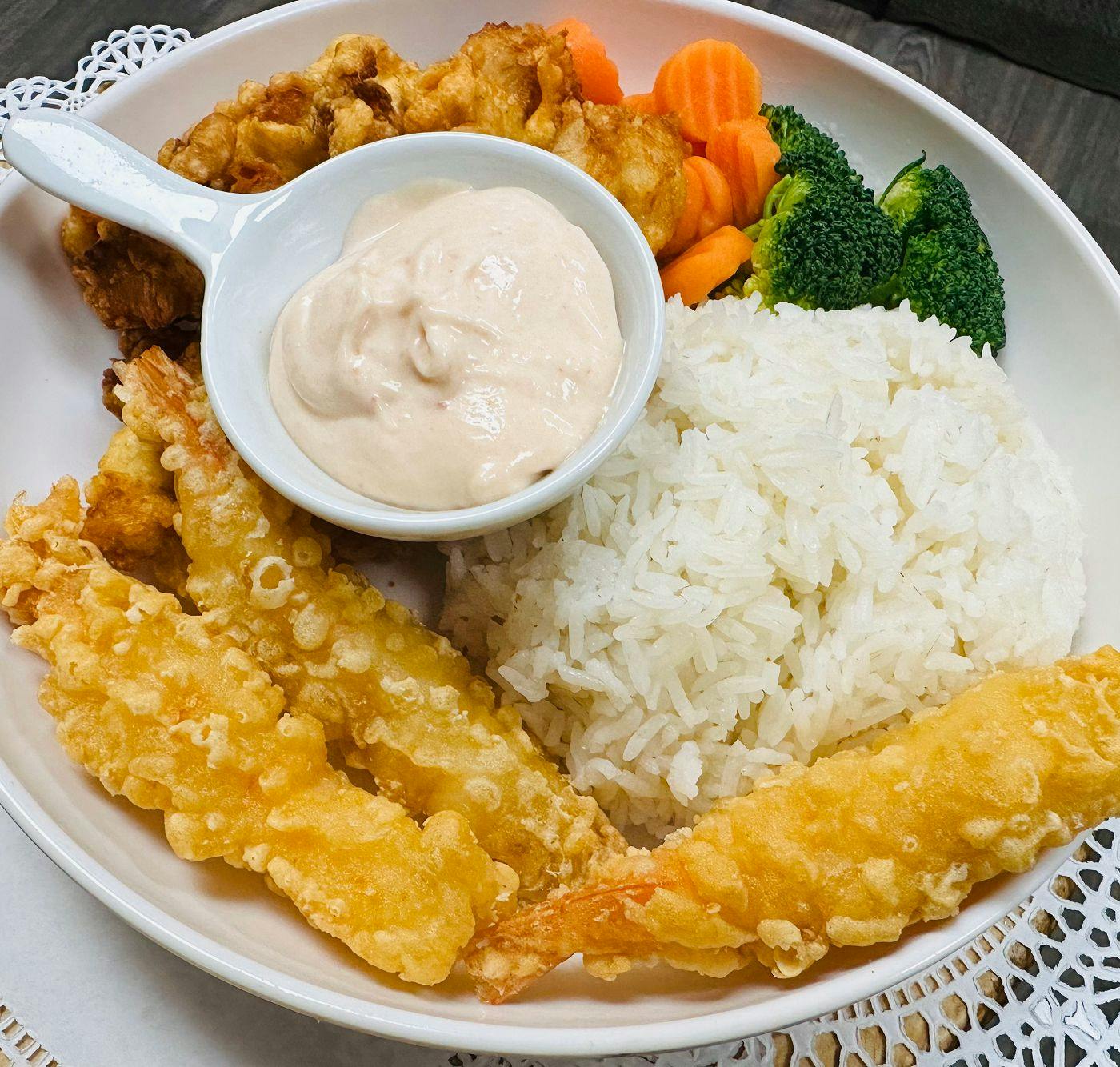 Crispy Chicken & Shrimp Combo from Jai Dee Thai Kitchen - Clinton Hwy in Knoxville, TN