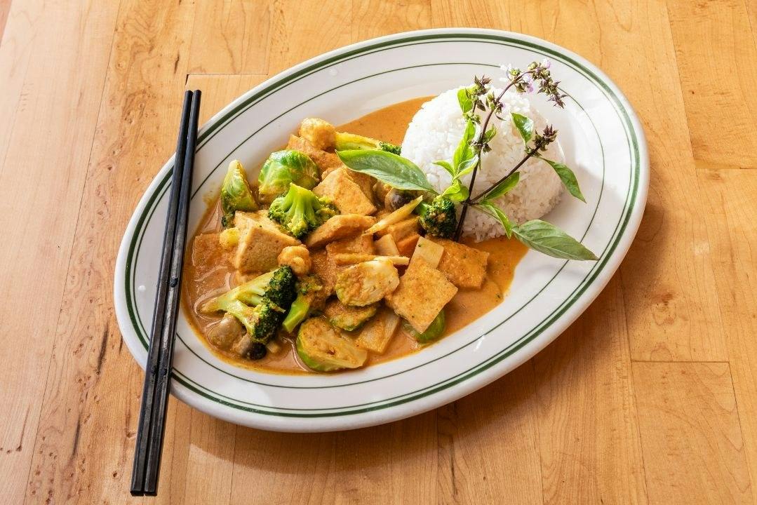 Thai Red Curry from Oolong Asian Cuisine in Dubuque, IA