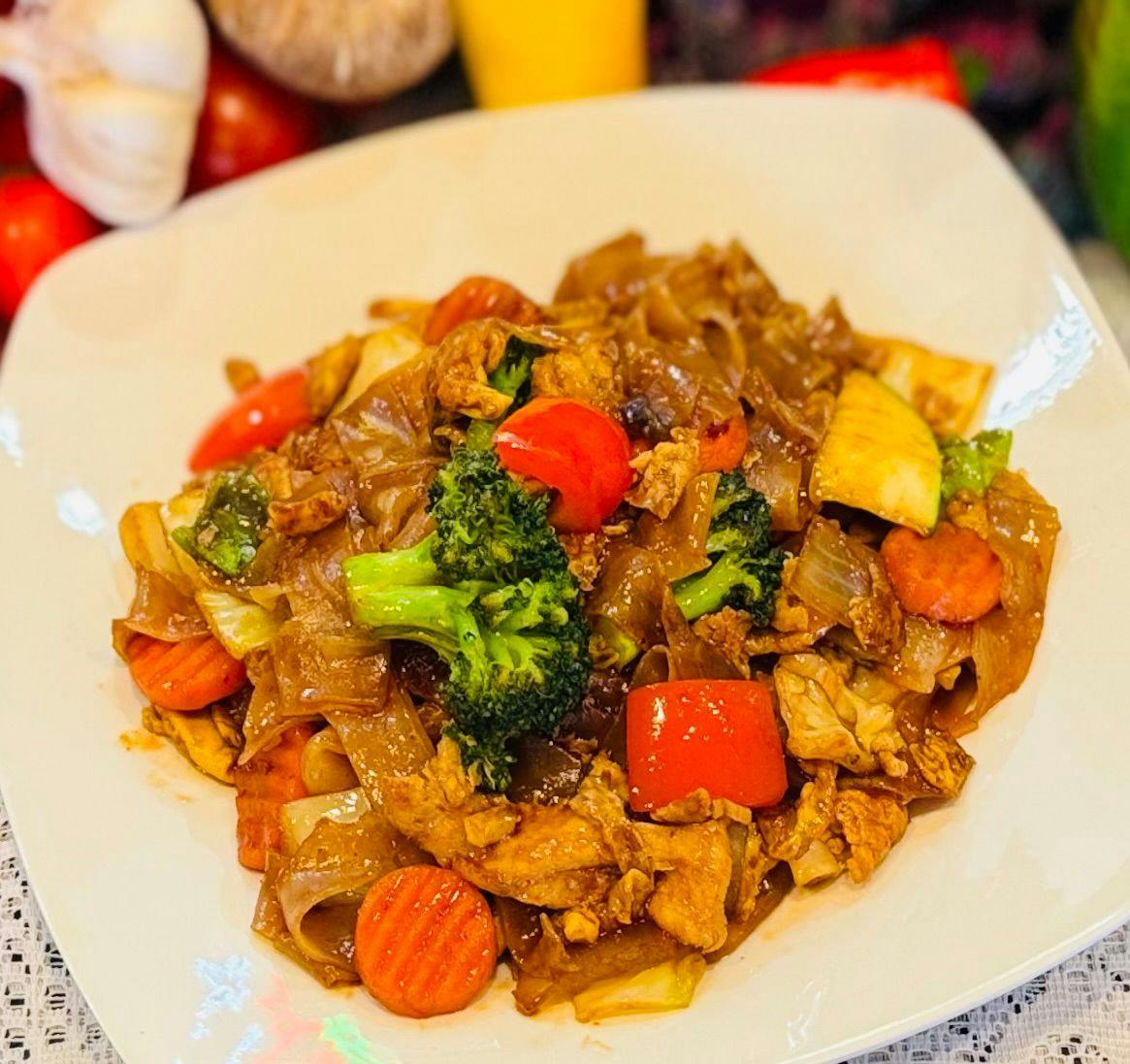 Drunken Noodles at the Beach from Jai Dee Thai Kitchen - Clinton Hwy in Knoxville, TN