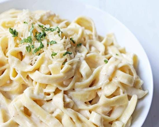 Fetuchini Alfredo from GiGi'S Pizza in Myrtle Beach, SC