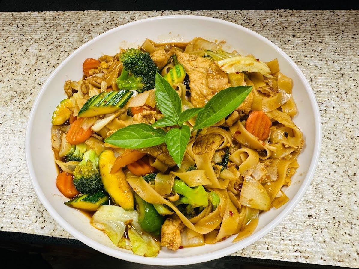 Drunken Noodles from Jai Dee Thai Kitchen - Clinton Hwy in Knoxville, TN