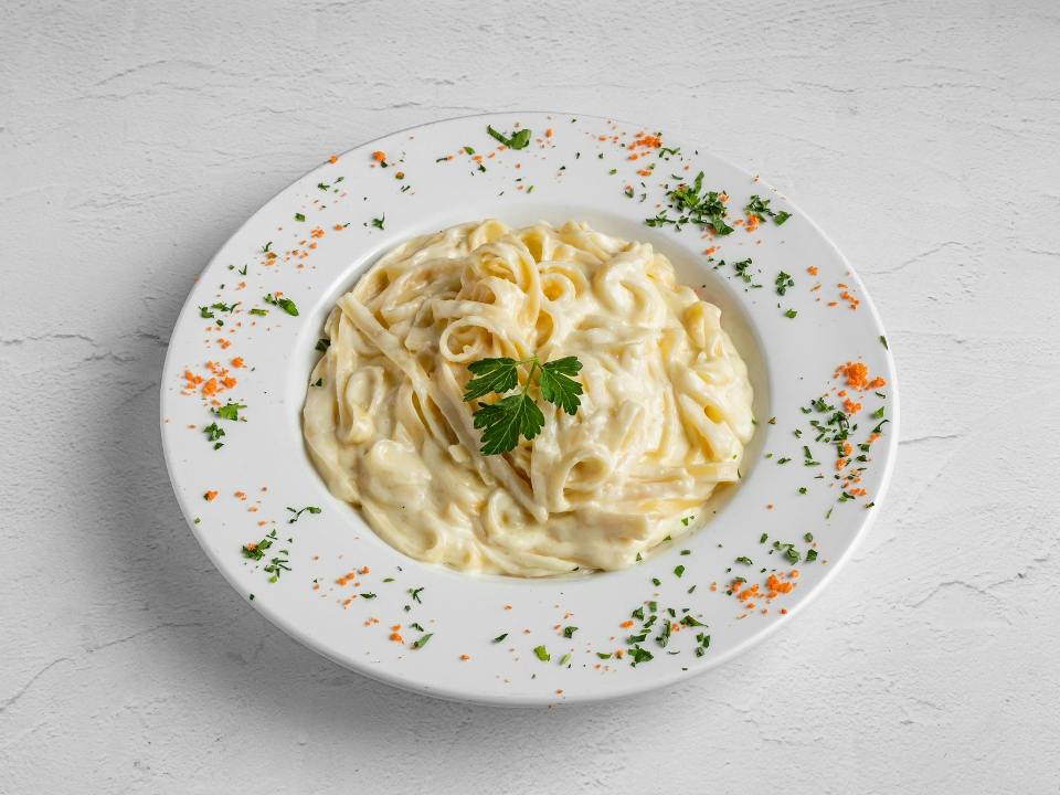 Fettuccine Alfredo from 4 Brothers Italian Restaurant & Pizzeria in Delray Beach, FL