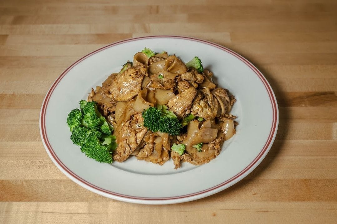 Pad See Ew from Thai-namite Wauwatosa in Wauwatosa, WI