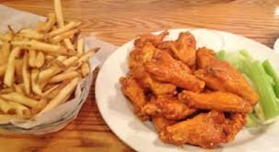8pc Traditional Wings, Fries & Drink from Freddy's Wings and Wraps in Newark, DE