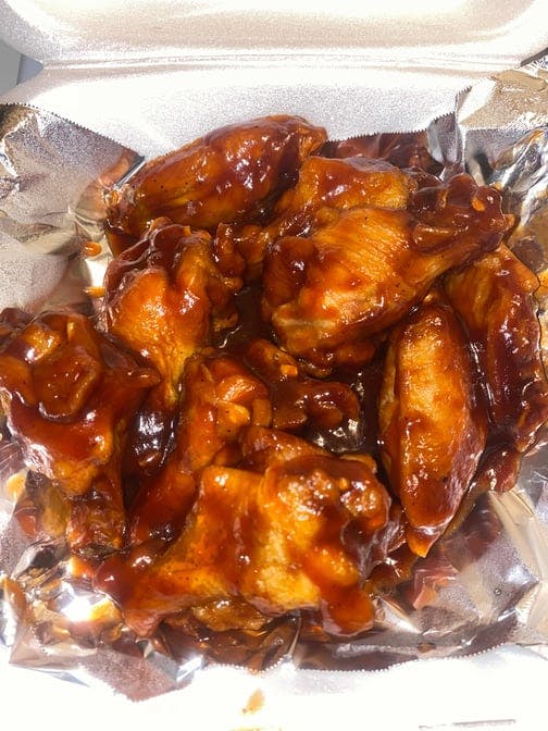 10 Pieces BBQ Wings from Kenootz Pizza in Midlothian, IL