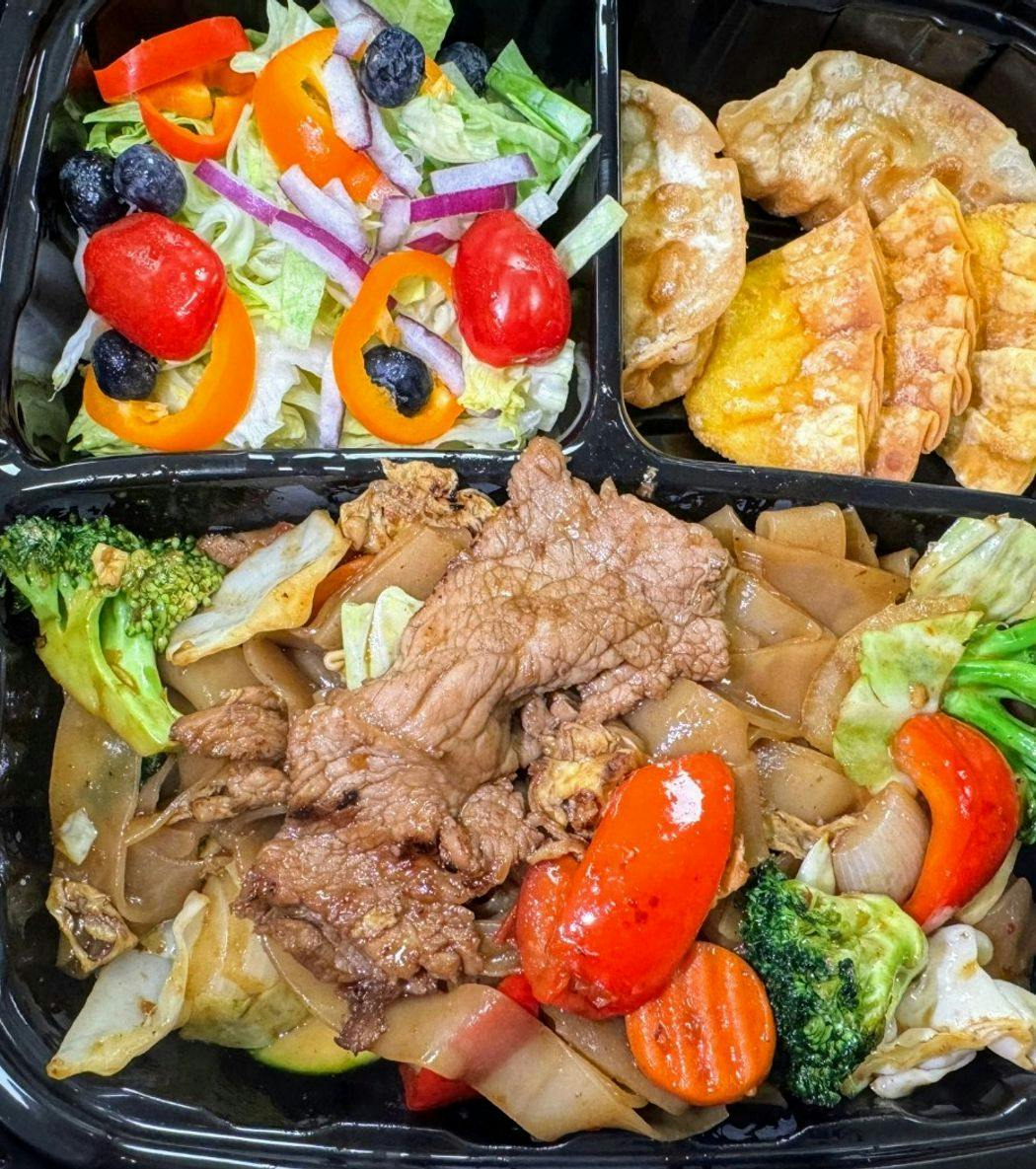 Combo Meal from Jai Dee Thai Kitchen - Clinton Hwy in Knoxville, TN